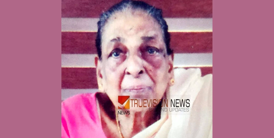 കൊല്ലൻ്റെ മീത്തൽ ശാന്ത അന്തരിച്ചു