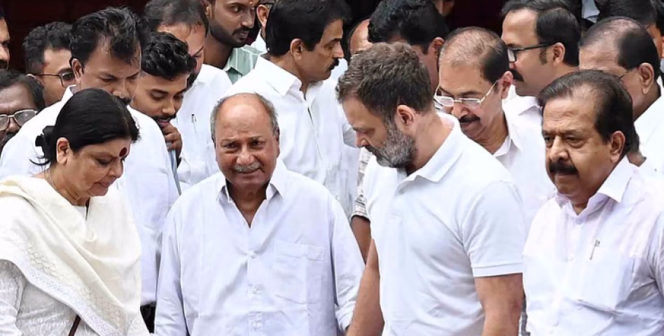 കോണ്‍ഗ്രസില്‍ 17 അംഗ കോര്‍ കമ്മിറ്റി; മുന്‍ മുഖ്യമന്ത്രി എ കെ ആന്റണി സജീവമാകും