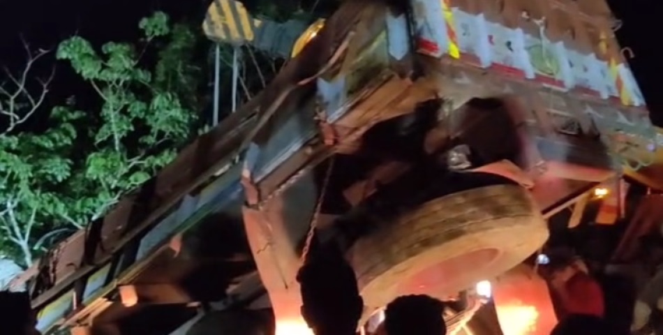 ഗതാഗതം ഭാഗികമായി പുനസ്ഥാപിച്ചു