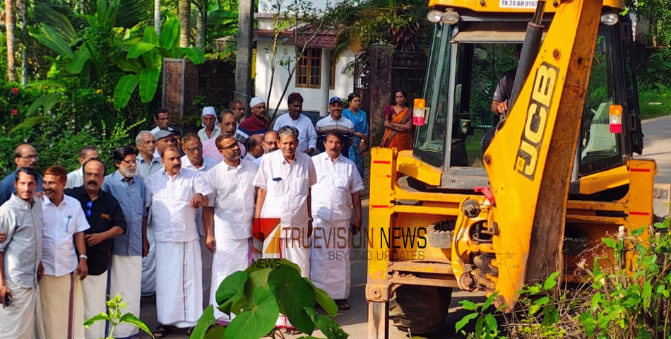 വീതി കൂടുന്നു റോഡ് വരും; ചേലക്കാട് -വില്യാപ്പള്ളി -വടകര റോഡിൻ്റെ വികസനം തുടങ്ങി