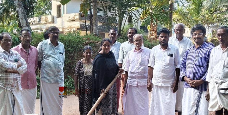 മുക്കടത്തും വയൽ റോഡിൻ്റെ പ്രവർത്തി ഉൽഘാടനം ചെയ്തു