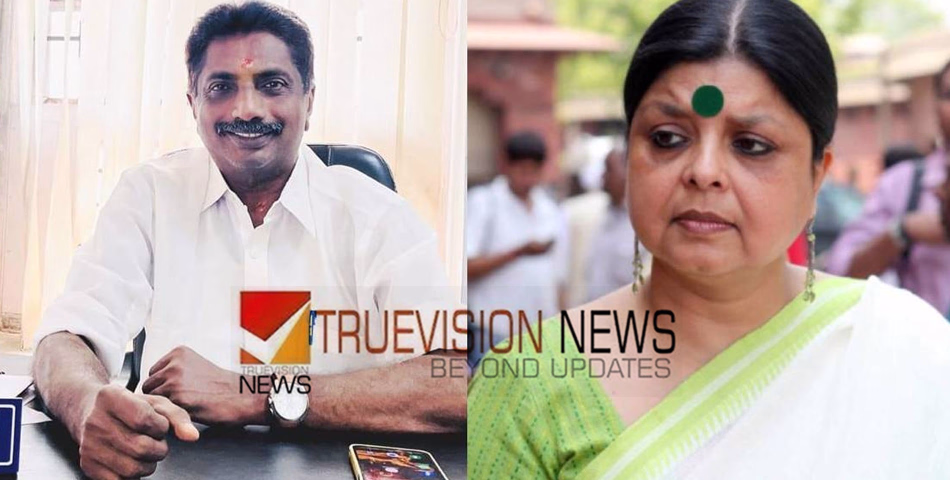 മണക്കാട് സുരേഷ് രാജി പിന്വലിച്ചു: തീരുമാനം ദീപാദാസ് മുന്ഷിയുടെ ഇടപെടലില്