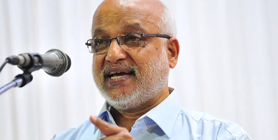 ഇന്ത്യയിൽ ഒരു ട്രെയിൻ സർവീസ് തുടങ്ങുമ്പോൾ ആർ.എസ്.എസ് ഗീതം പാടുന്നിടത്തേക്ക് രാജ്യം അധഃപതിച്ചിരിക്കുന്നു: എം.എ ബേബി