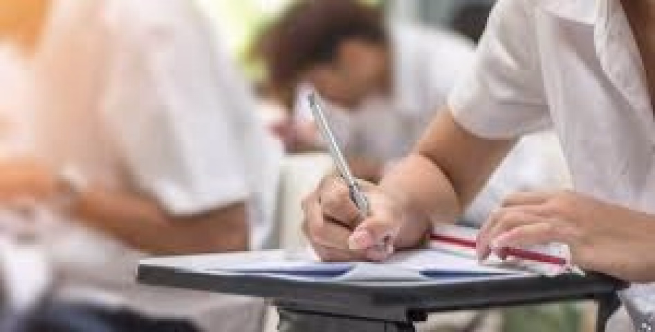 പരീക്ഷക്കാലത്ത് തിരഞ്ഞെടുപ്പ് ക്രിസ്മ‌സ് പരീക്ഷ: സമയക്രമം മാറും