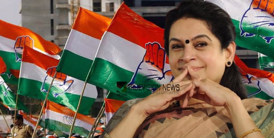 'നേതാവ് കടലിൽ ചാടുന്നത് കാണാൻ ഒക്കെ രസമുണ്ട്, വല്ലപ്പോഴും പ്രവർത്തകരെ കണ്ടിരുന്നെങ്കിൽ, പാർട്ടിക്ക് ഈ ഗതി വരില്ലായിരുന്നു' - പത്മജ വേണുഗോപാൽ