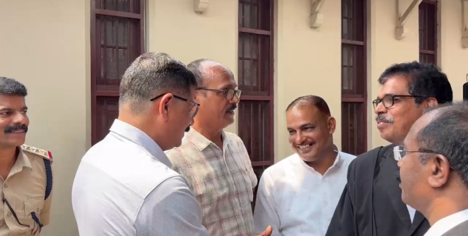 പാലത്തായി കേസ്; അന്വേഷണം ഉദ്യോഗസ്ഥനായിരുന്ന റിട്ട. എ സി പി ടി കെ രത്നകുമാർ കേസ് അട്ടിമറിച്ചു