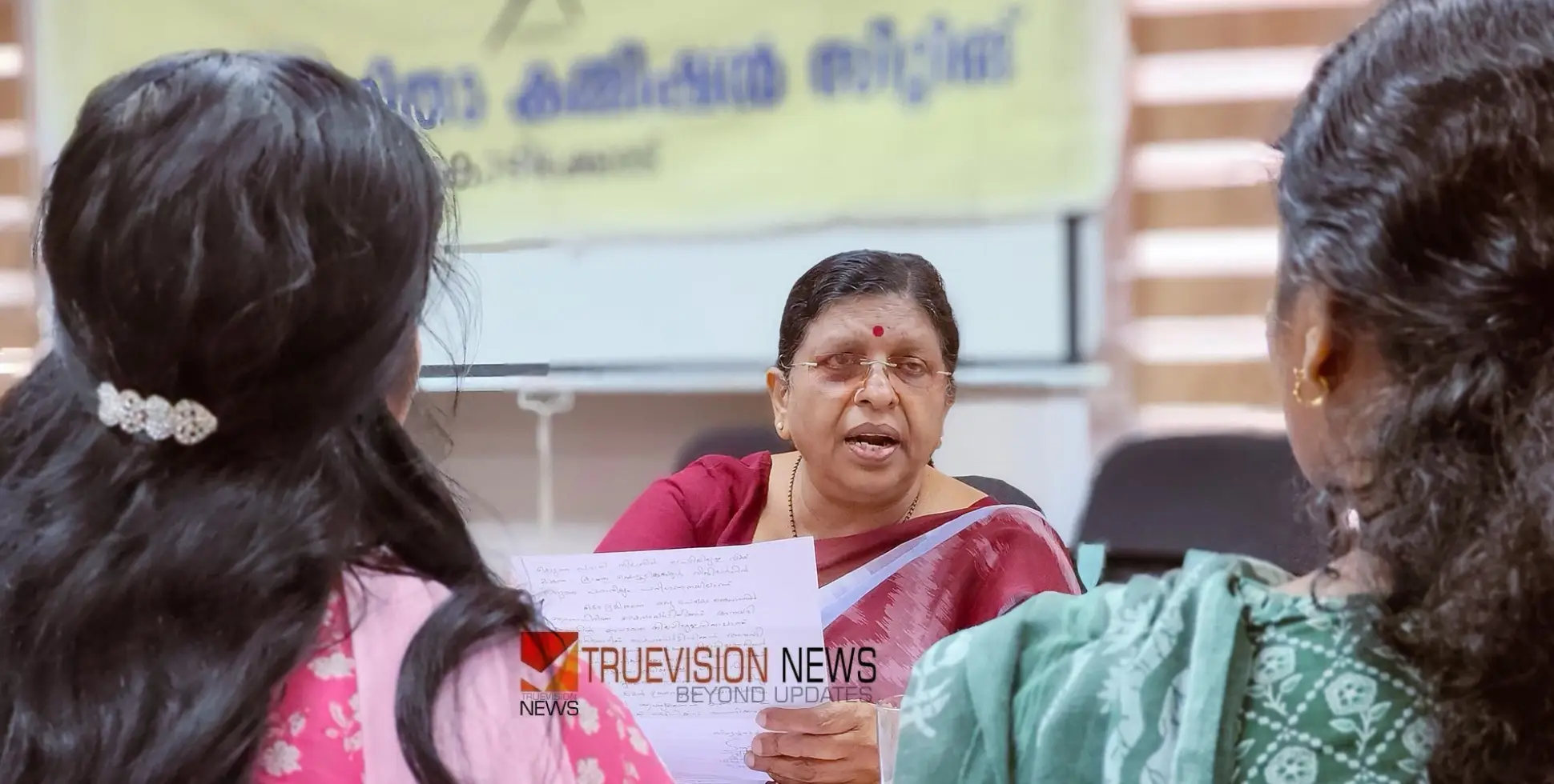 ആൺ-പെൺ ബന്ധത്തെക്കുറിച്ച് വിവാഹത്തിന് മുൻപ് തന്നെ ക്ലാസുകൾ നൽകണം -വനിത കമ്മിഷൻ അധ്യക്ഷ അഡ്വ. പി സതീദേവി