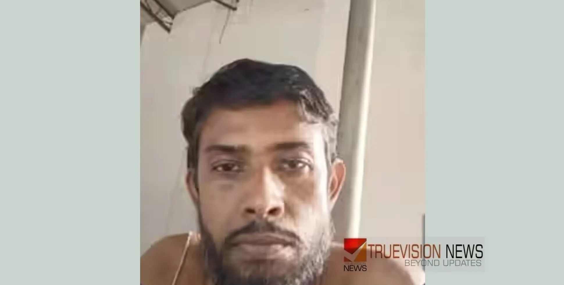 കിരീടവും തിരുവാഭരണവും കവർന്ന് പൂജാരി മുങ്ങി; കൈയ്യോടെ പിടികൂടി പൊലീസ്