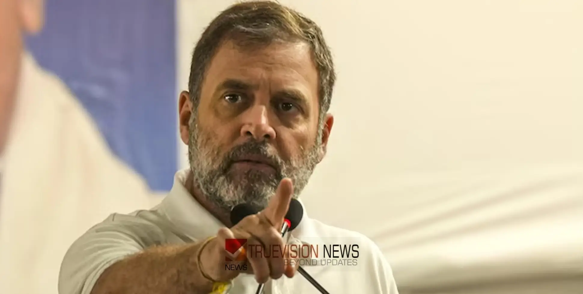 അഭിമുഖത്തിൽ അബദ്ധം; 'ഗാന്ധിജിയെ ട്രെയിനിൽ നിന്ന് തള്ളിയിട്ടത് ഇംഗ്ലണ്ടിൽ വെച്ച്', രാഹുൽ ഗാന്ധിയിൽ നിന്നാരും ചരിത്രം പഠിക്കരുതെന്ന് വിമർശനം