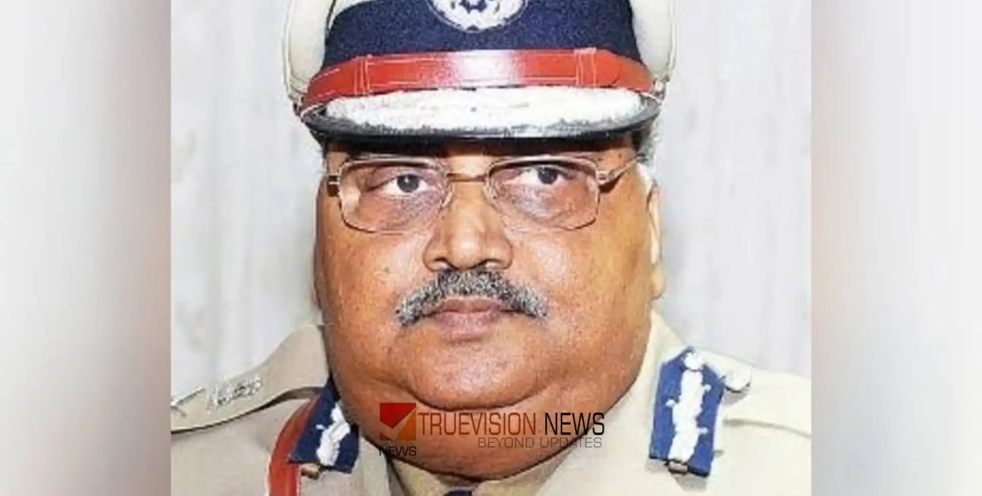 മുന്‍ ഡിജിപിയെ ദുരൂഹ സാഹചര്യത്തില്‍ മരിച്ചനിലയില്‍ കണ്ടെത്തി; ഭാര്യ കസ്റ്റഡിയില്‍