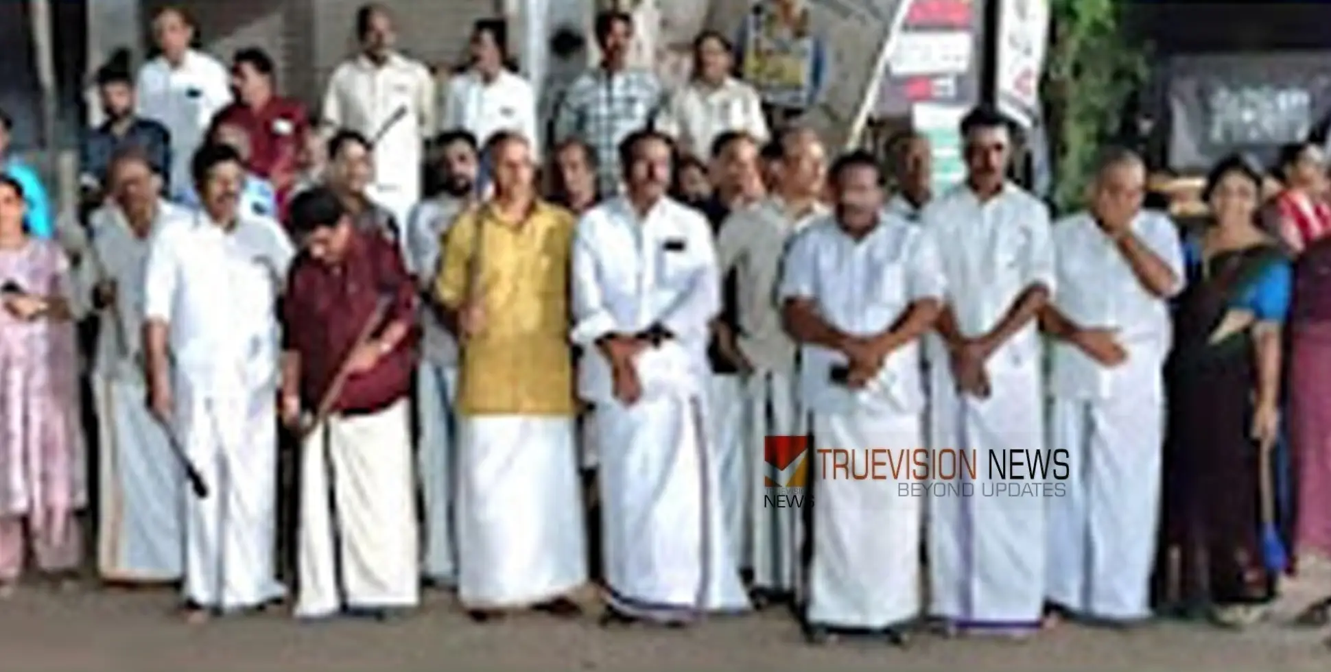 പഹൽഗാം ഭീകരാക്രമണത്തിൽ പ്രതിഷേധിച്ച് കായക്കൊടി അങ്ങാടിയിൽ പ്രതിഷേധ ജ്വാലയും സംഘടിപ്പിച്ചു