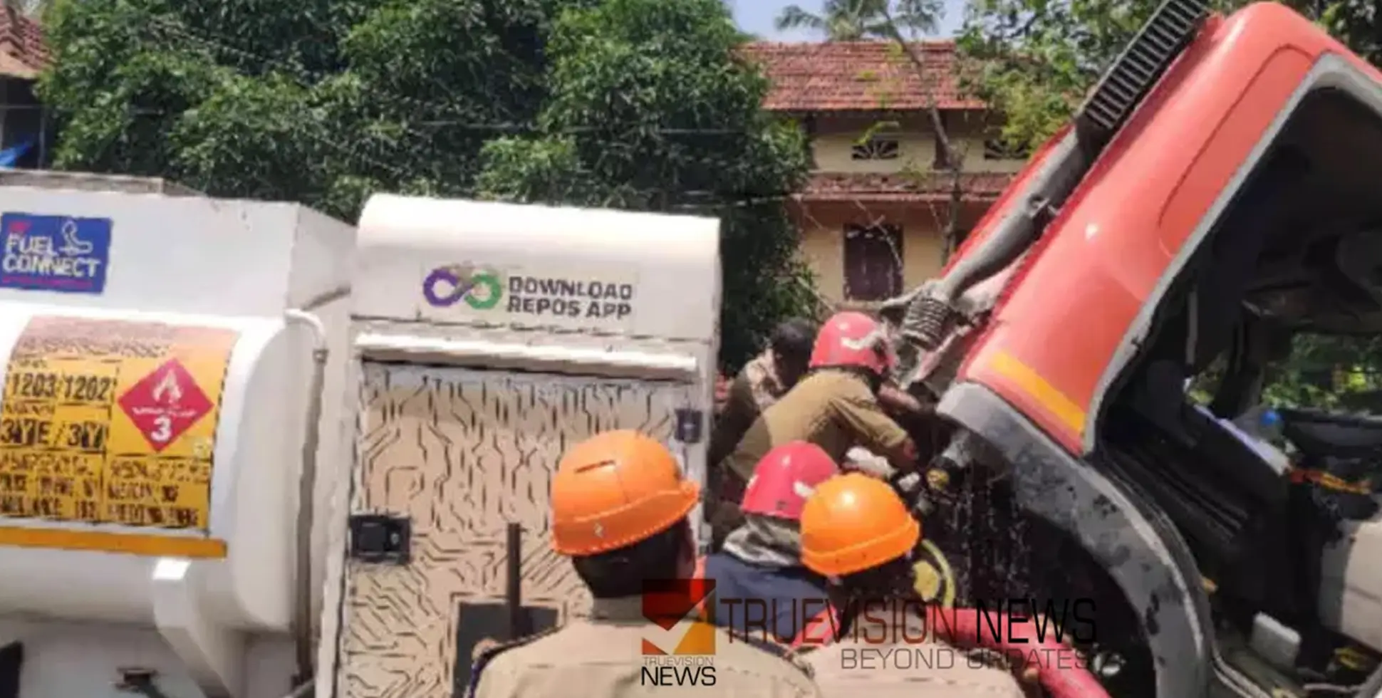 കോഴിക്കോട് ചെ​റു​വ​ണ്ണൂ​രി​ൽ ഡീ​സ​ൽ ടാ​ങ്ക​ർ ലോ​റി മറിഞ്ഞ് തീപിടിത്തം; ഒഴിവായത് വൻദുരന്തം