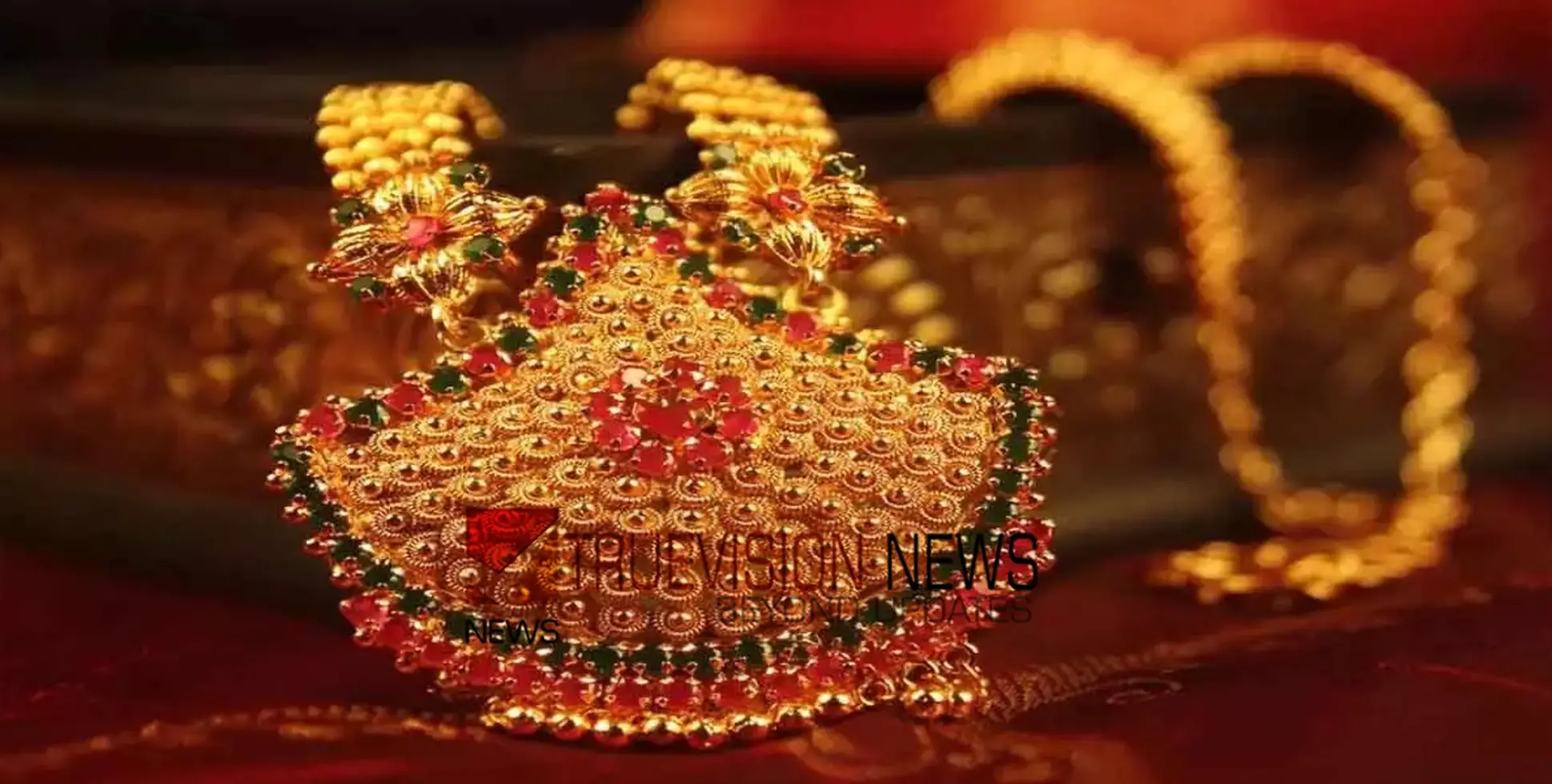 60 - ലേക്ക് തിരികെ  പോകുമോ? മൂന്ന് ദിവസത്തിനുശേഷം സ്വർണവില കുറഞ്ഞു 