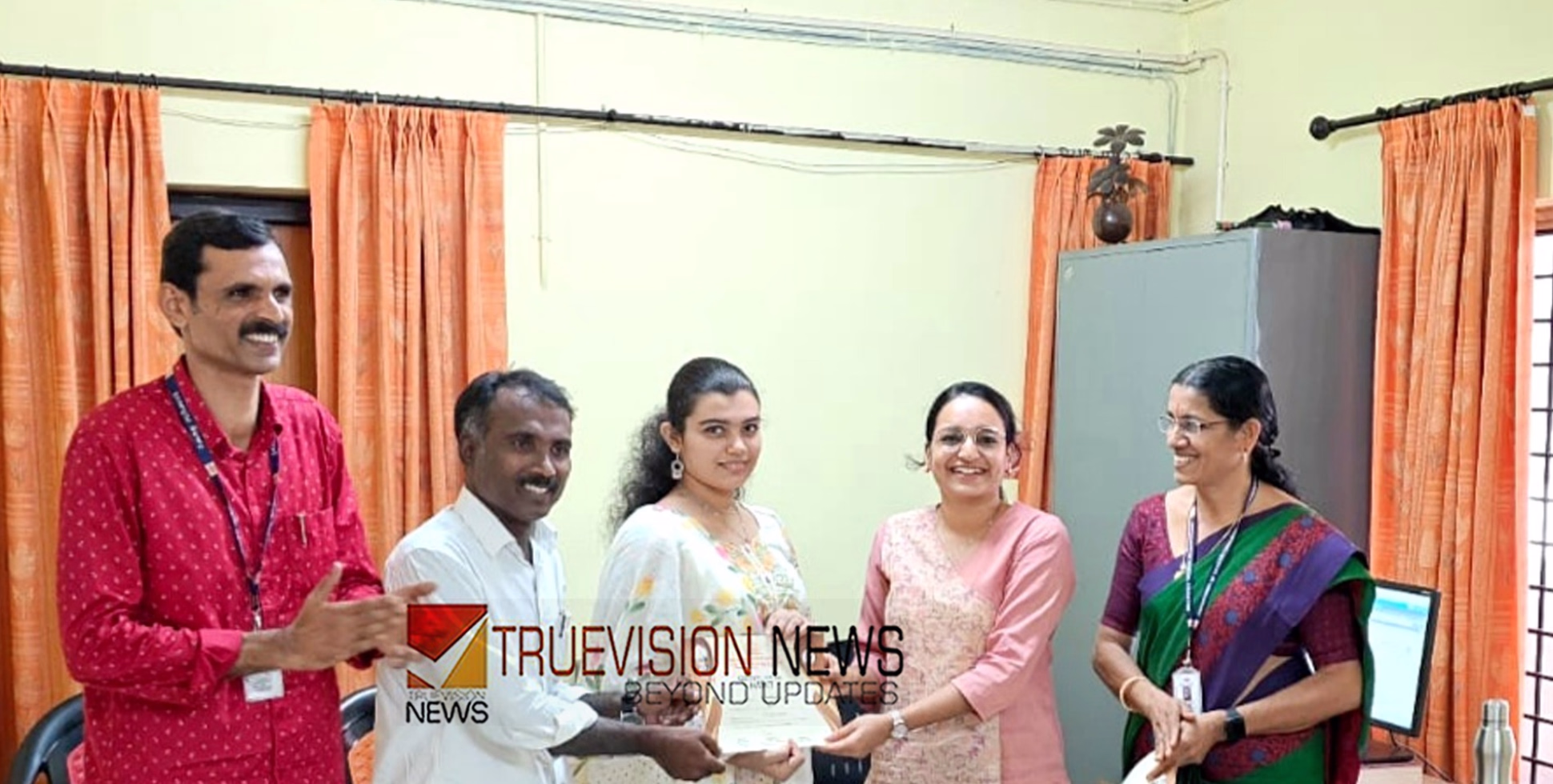ദേശീയ അധ്യാപകക്ഷേമ ഫൌണ്ടേഷൻ മെറിറ്റ് സ്കോളർഷിപ്പ് വിതരണം ചെയ്തു