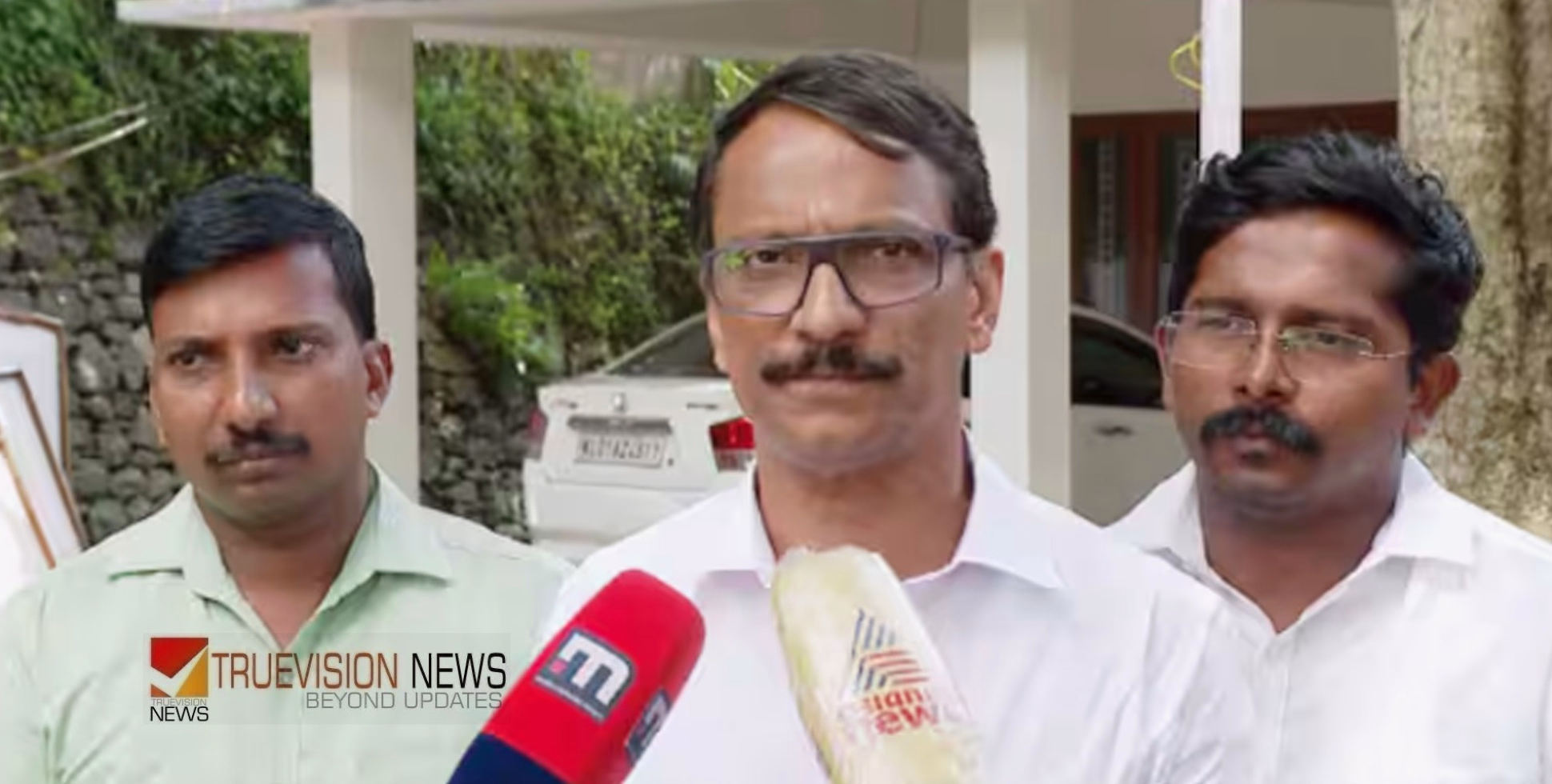 'സിപിഎമ്മും ഡിവൈഎഫ്ഐയും കാവൽ നിന്നാലും വീണ പുറത്തിറങ്ങില്ല, കോൺഗ്രസ് പ്രവർത്തകനെ തൊട്ടാൽ വിവരമറിയും' -പഴകുളം മധു