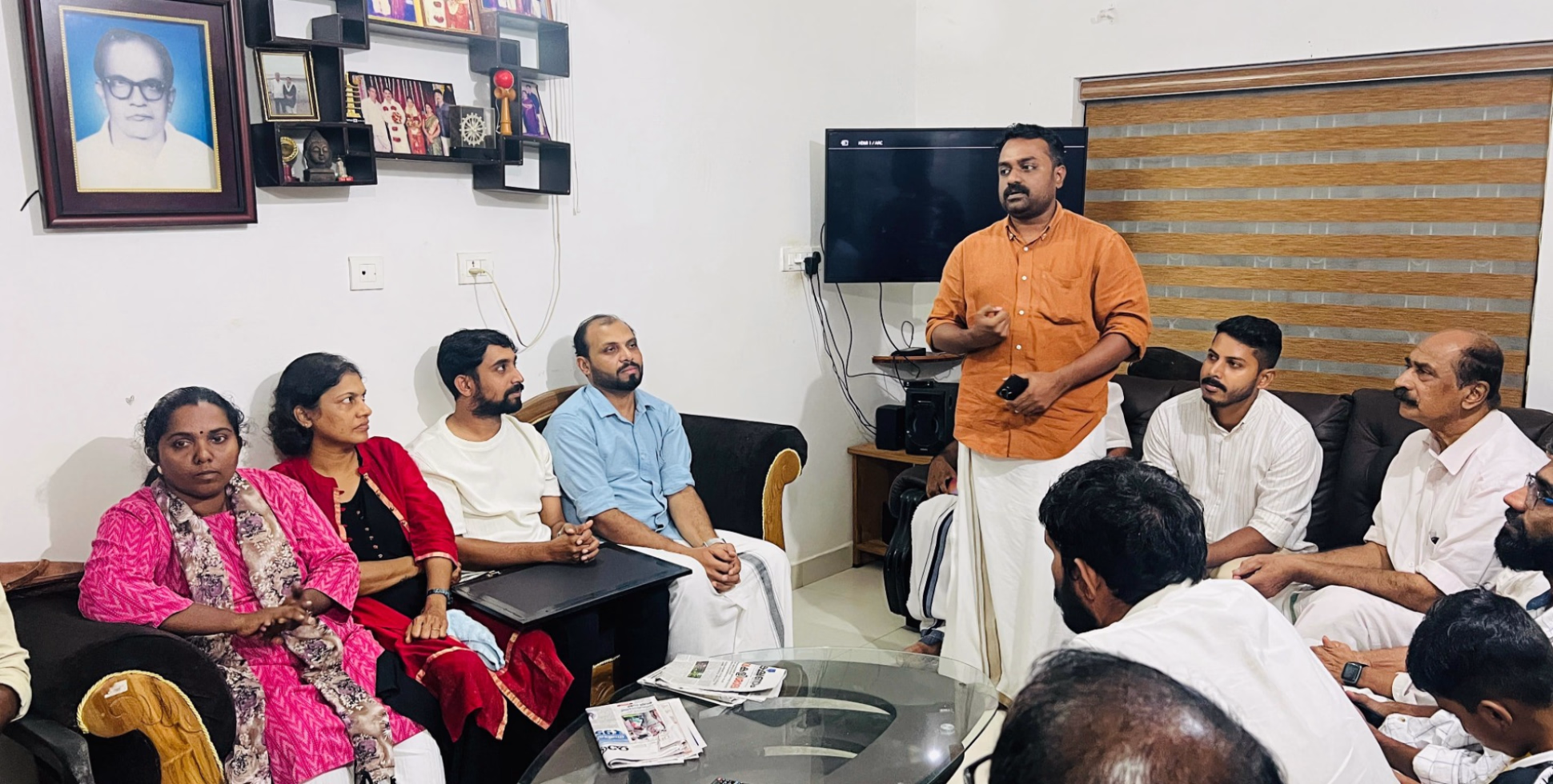 ഗാന്ധി-നെഹ്റു ഛായാചിത്ര ക്യാമ്പയിൻ തളിപ്പറമ്പ് നിയോജക മണ്ഡലം തല വിതരണോദ്ഘാടനം നടത്തി