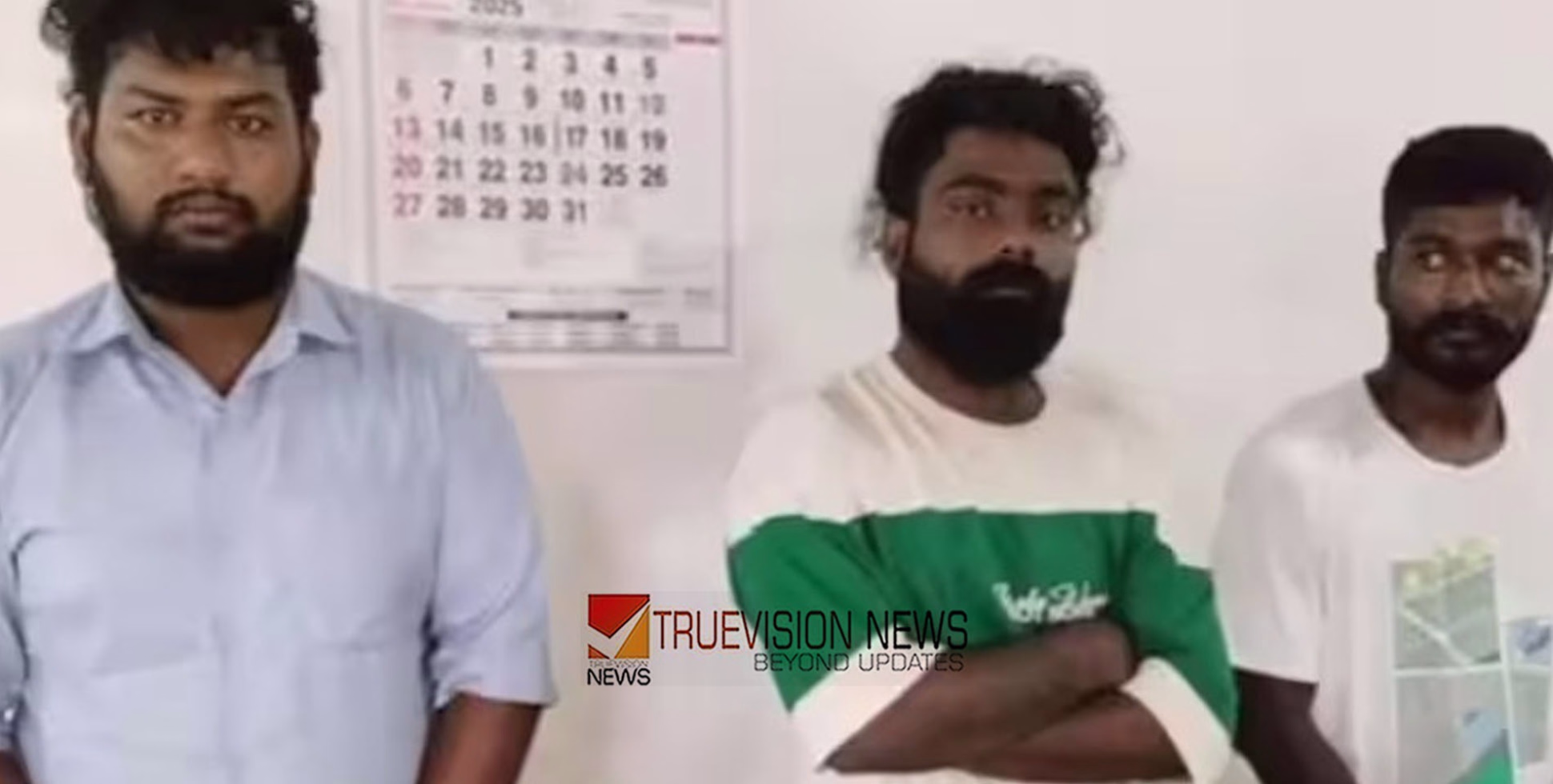 യുവാവിനെ തട്ടിക്കൊണ്ടുപോയി മർദ്ദിച്ചു, പിന്നാലെ തല മൊട്ടയടിച്ചു, മർദ്ദനം കഞ്ചാവ് വില്പന എക്സൈസിനെ അറിയിച്ചെന്നാരോപിച്ച്; മൂന്ന് പേർ പിടിയിൽ