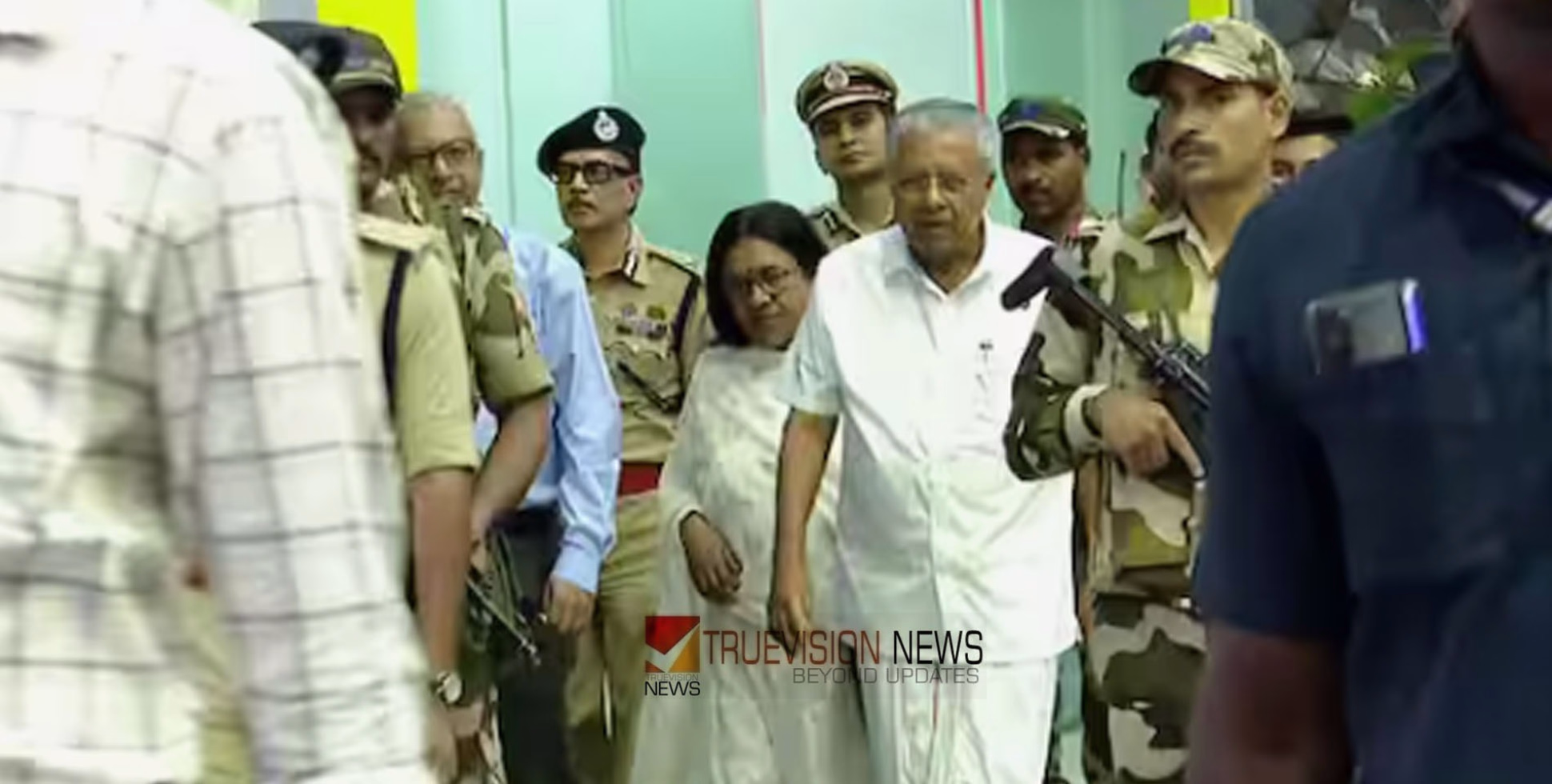 അമേരിക്കയിലെ ചികിത്സയ്ക്ക് ശേഷം മുഖ്യമന്ത്രി കേരളത്തിൽ തിരിച്ചെത്തി