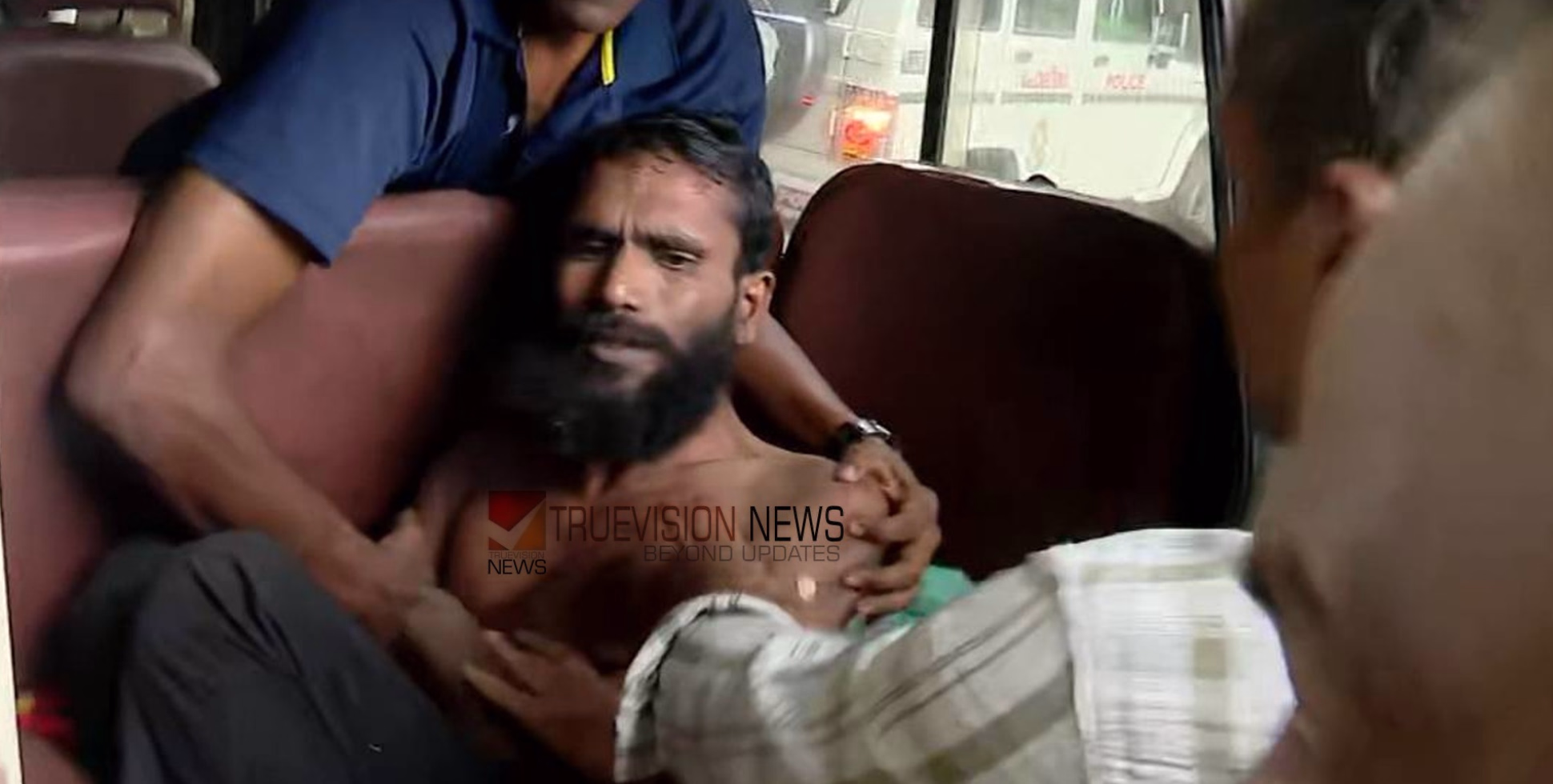 'ബ്ലേഡ് തന്നത് ജയിലിലുള്ള ആൾ, ജയിൽചാട്ടത്തിന് സഹായം ലഭിച്ചെന്ന് ​ഗോവിന്ദച്ചാമി'; ചോദ്യം ചെയ്യലിൽ നിർണായക വെളിപ്പെടുത്തൽ