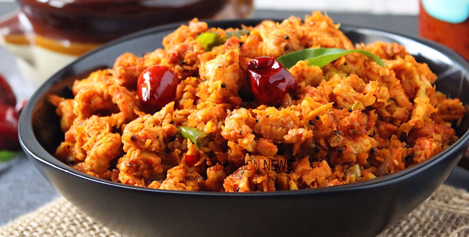 മടുത്തില്ലേ... ഇനി ചിക്കനിൽ പുതുപരീക്ഷണം നോക്കിയാലോ....? വരൂ ചിക്കൻ തോരൻ റെഡി ആകാം